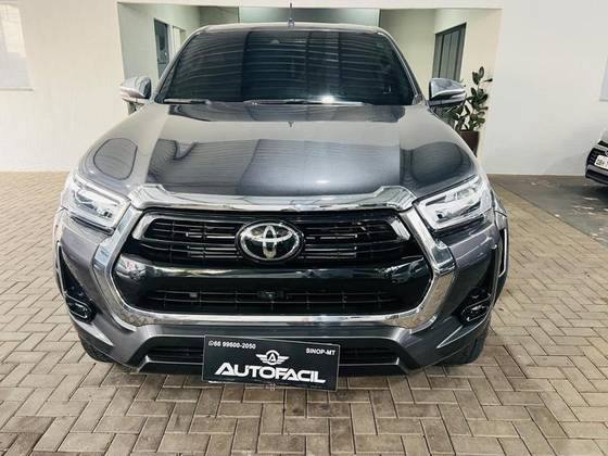 TOYOTA HILUX 2.8 D-4D TURBO DIESEL CD SRX 4X4 AUTOMÁTICO TOYOTA HILUX 2.8 D-4D TURBO DIESEL CD SRX 4X4 AUTOMÁTICO
